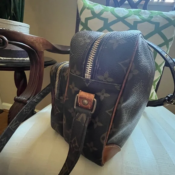 100% Authentic Louis Vuitton Vintage Monogram Canvas Nile Messenger Bag - Picture 4 of 16